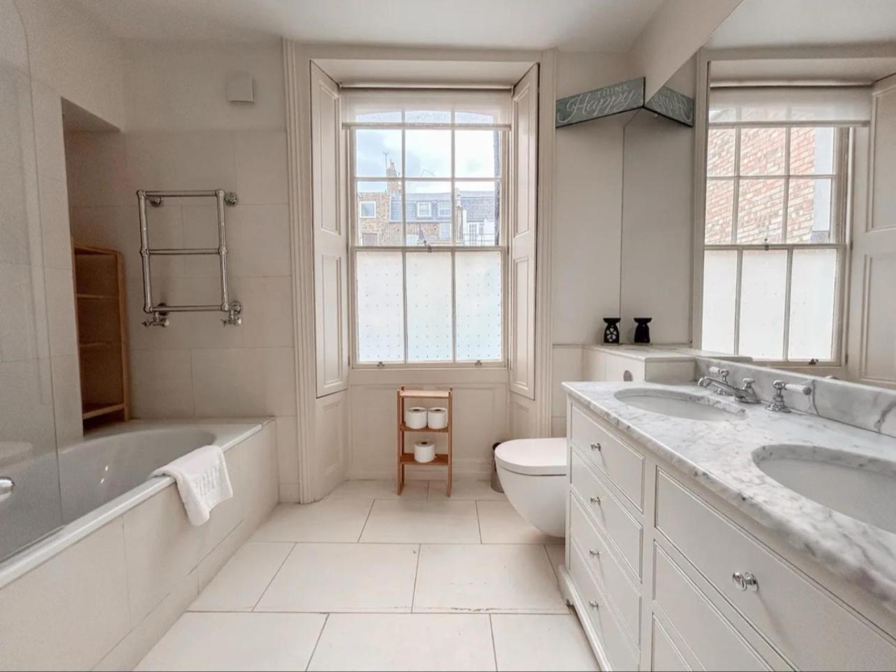 Entire 3 Bed Town House, Chelsea, Appartement *