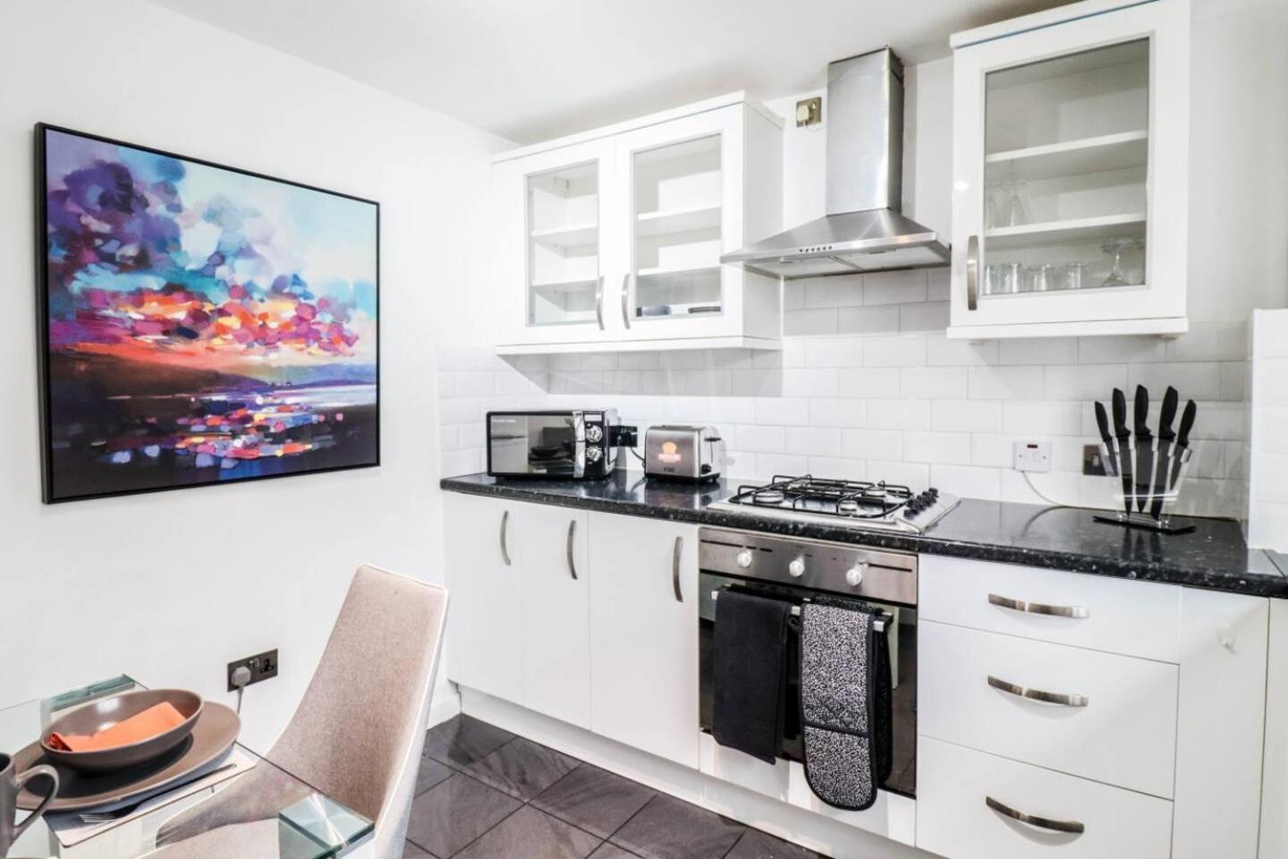 Modern 2br Flat In Bentley House Londres
