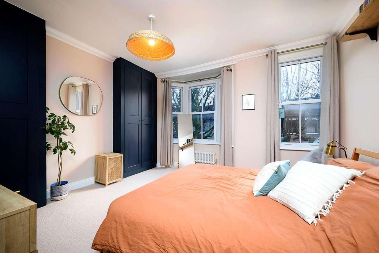Charming & Modern House In Hébergement de vacances Londres