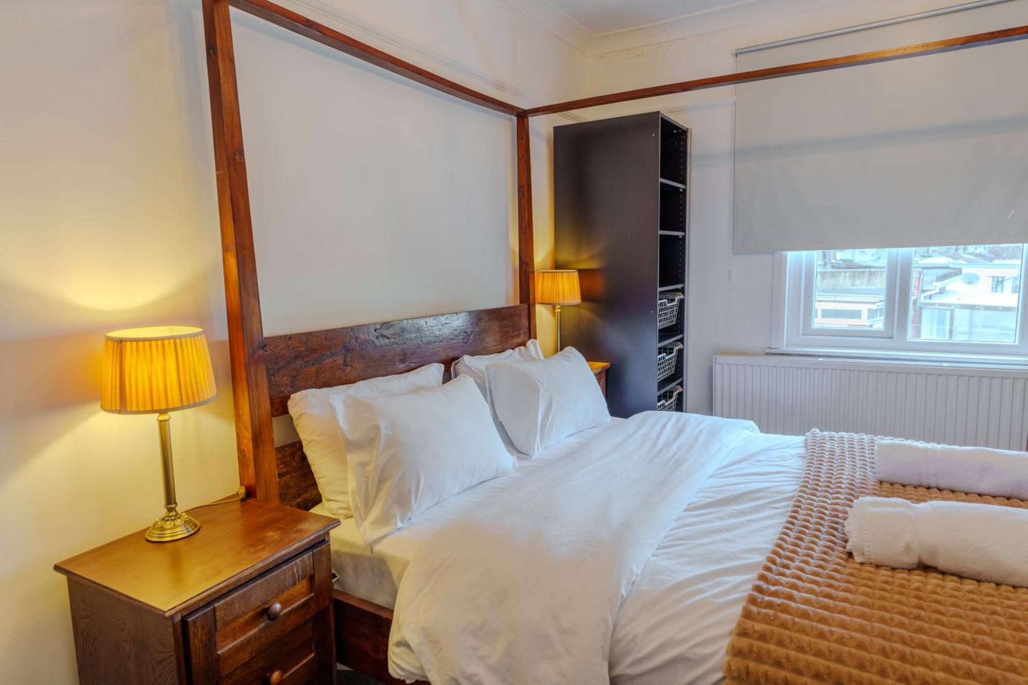 Wembley Lovely 6 Bed House Sleeps Up To 14 Londres