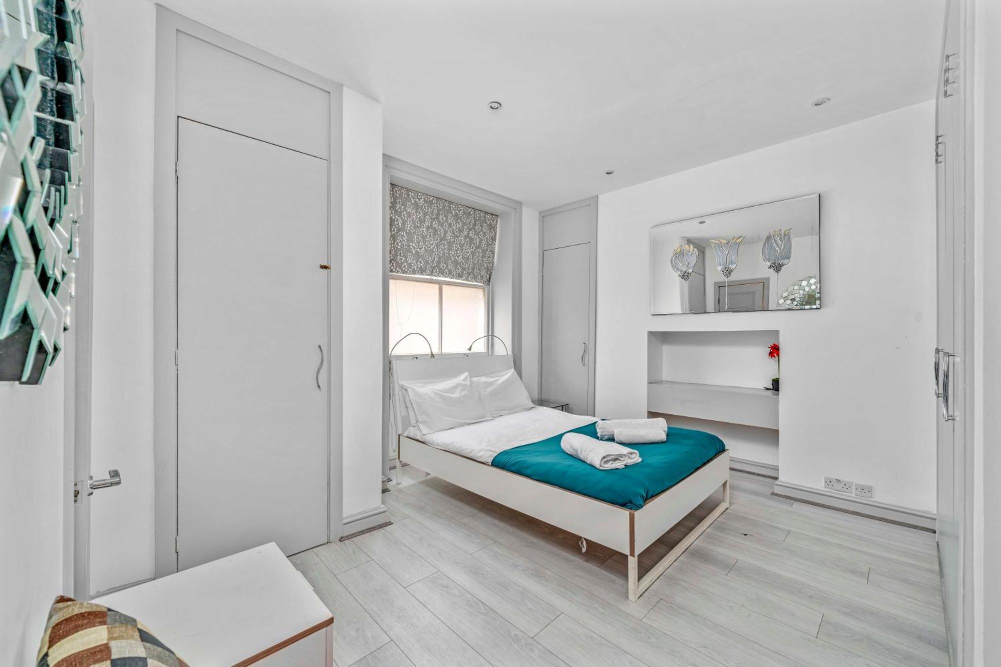 Brilliant 6 Bed Flat In *
