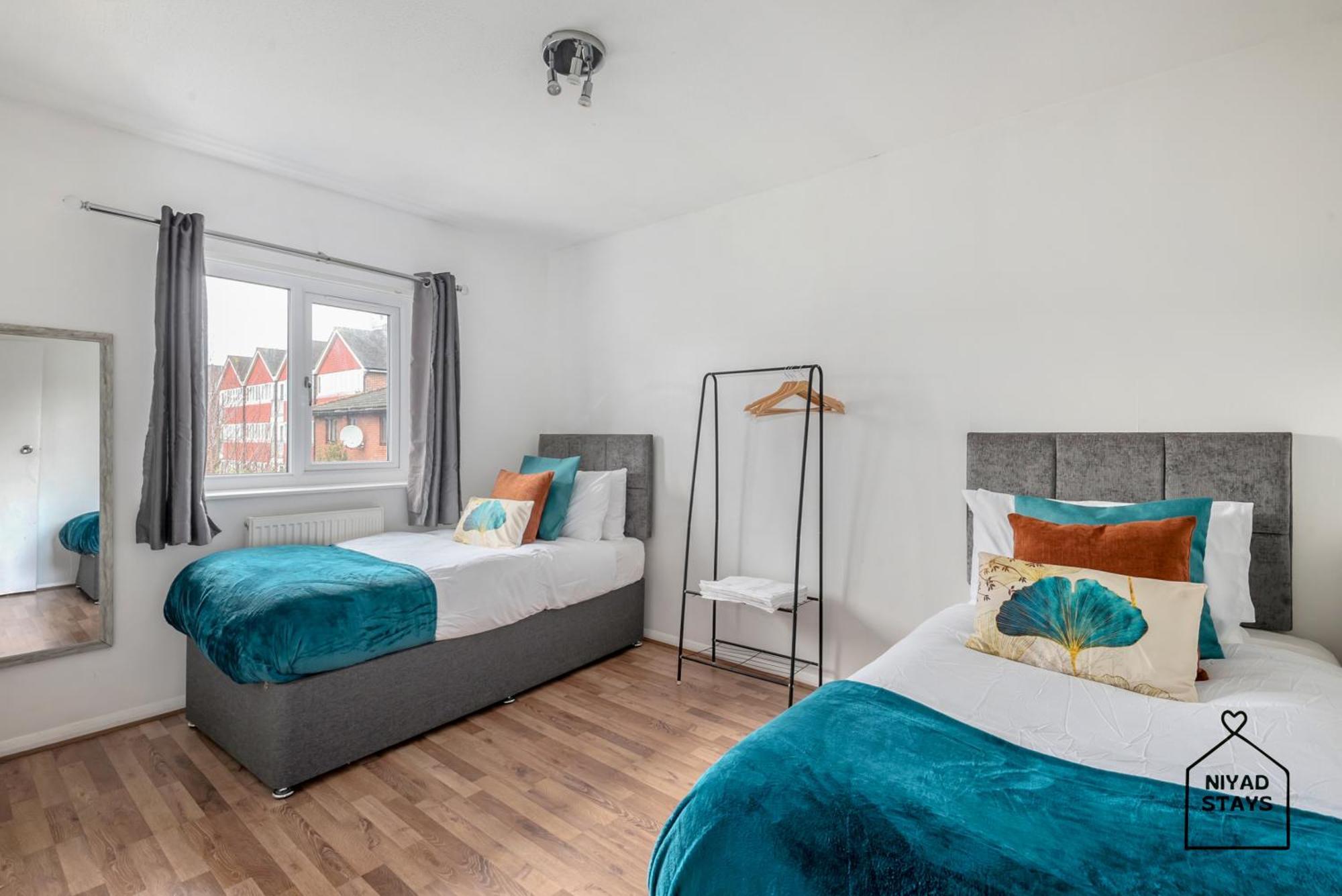 Hale Lodge, Comfy For Families And Contractors * Londres