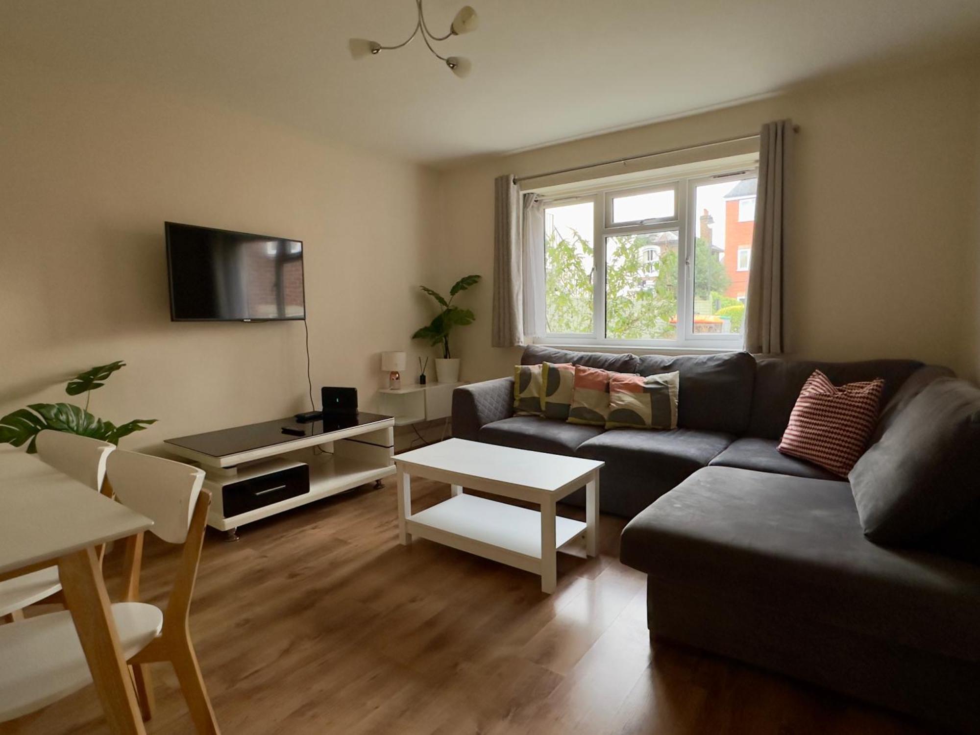 Serene 2 Bedroom Flat Free Off-street Parking Large Suv Close To Tube * Londres