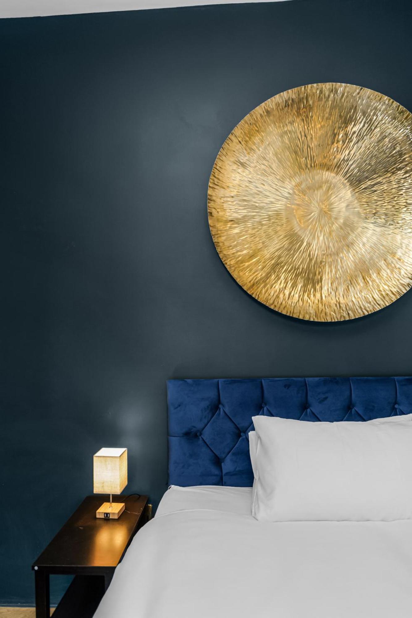 Apart-hotel G Eighty Four