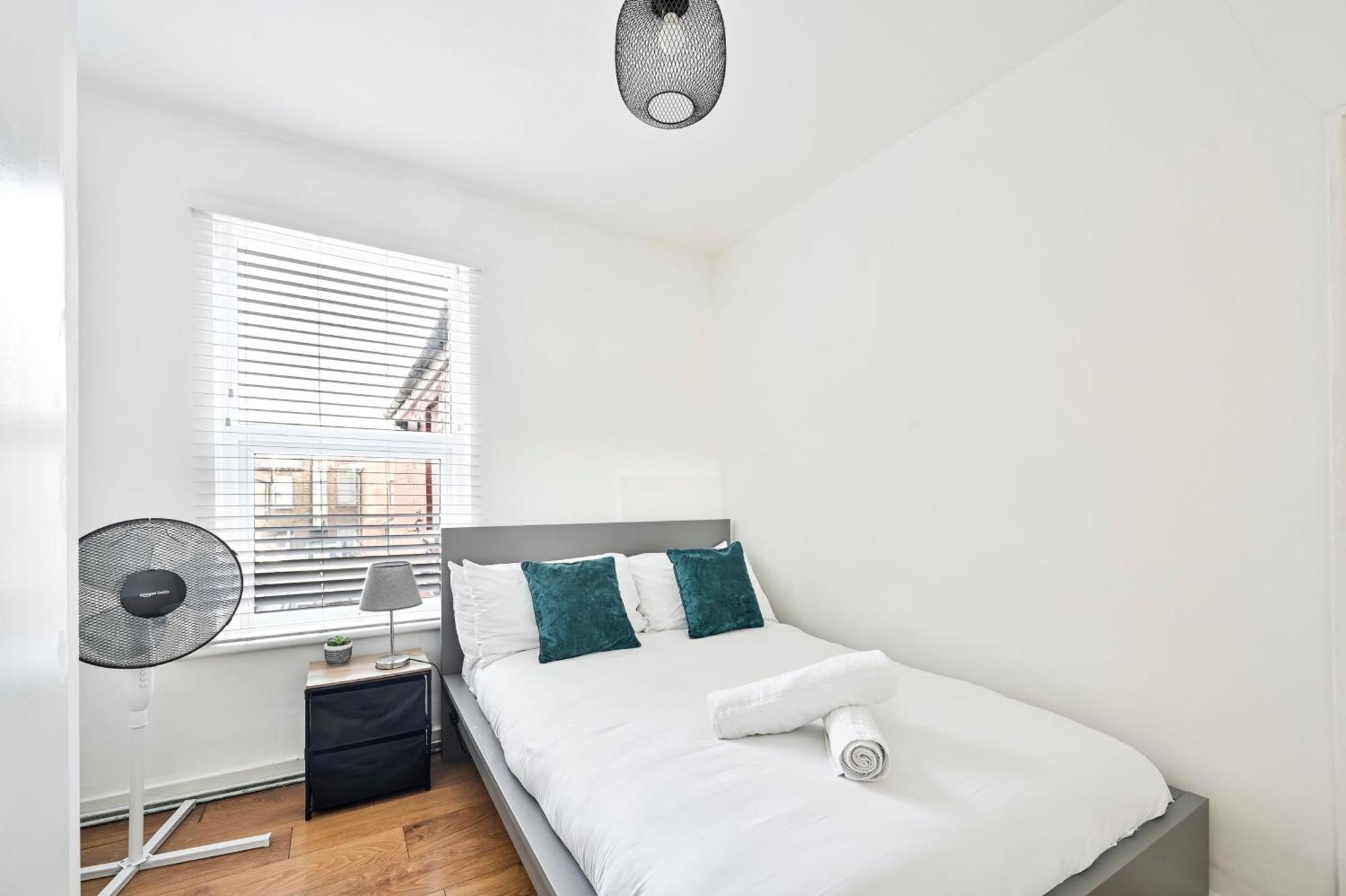 2-bed, Sleeps 8 In Leyton E10, Near Stratford Londres