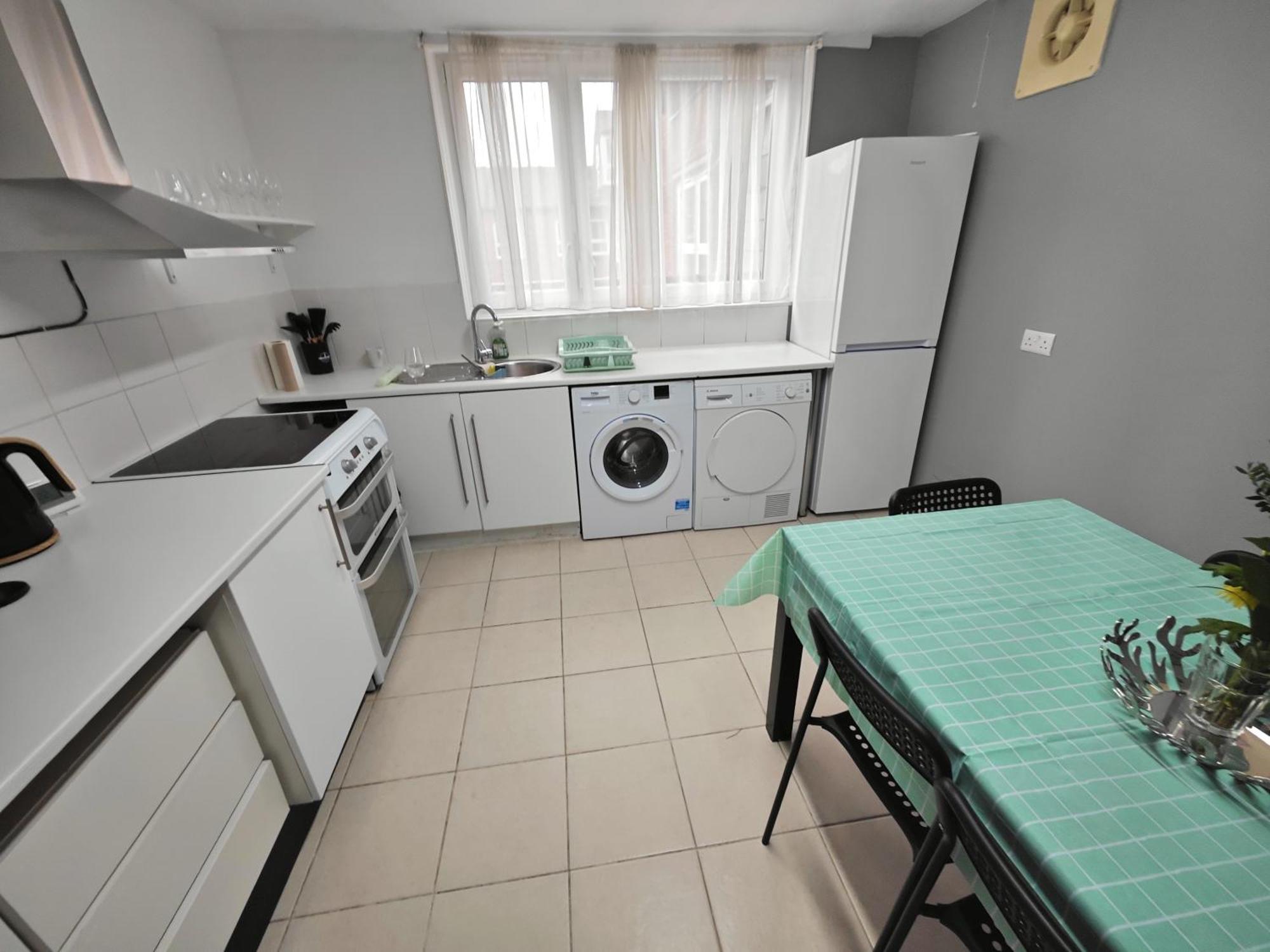 2 Bedroom Flat Next To Lord's Cricket Ground, *