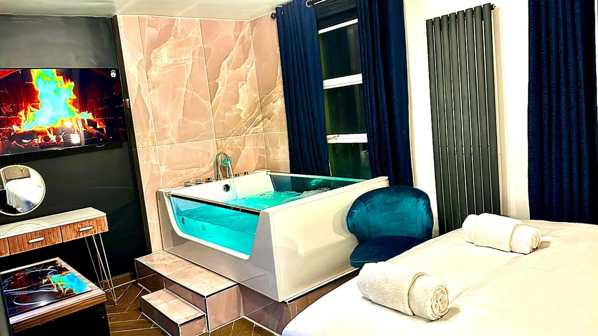 Apart-hotel G Eighty Four