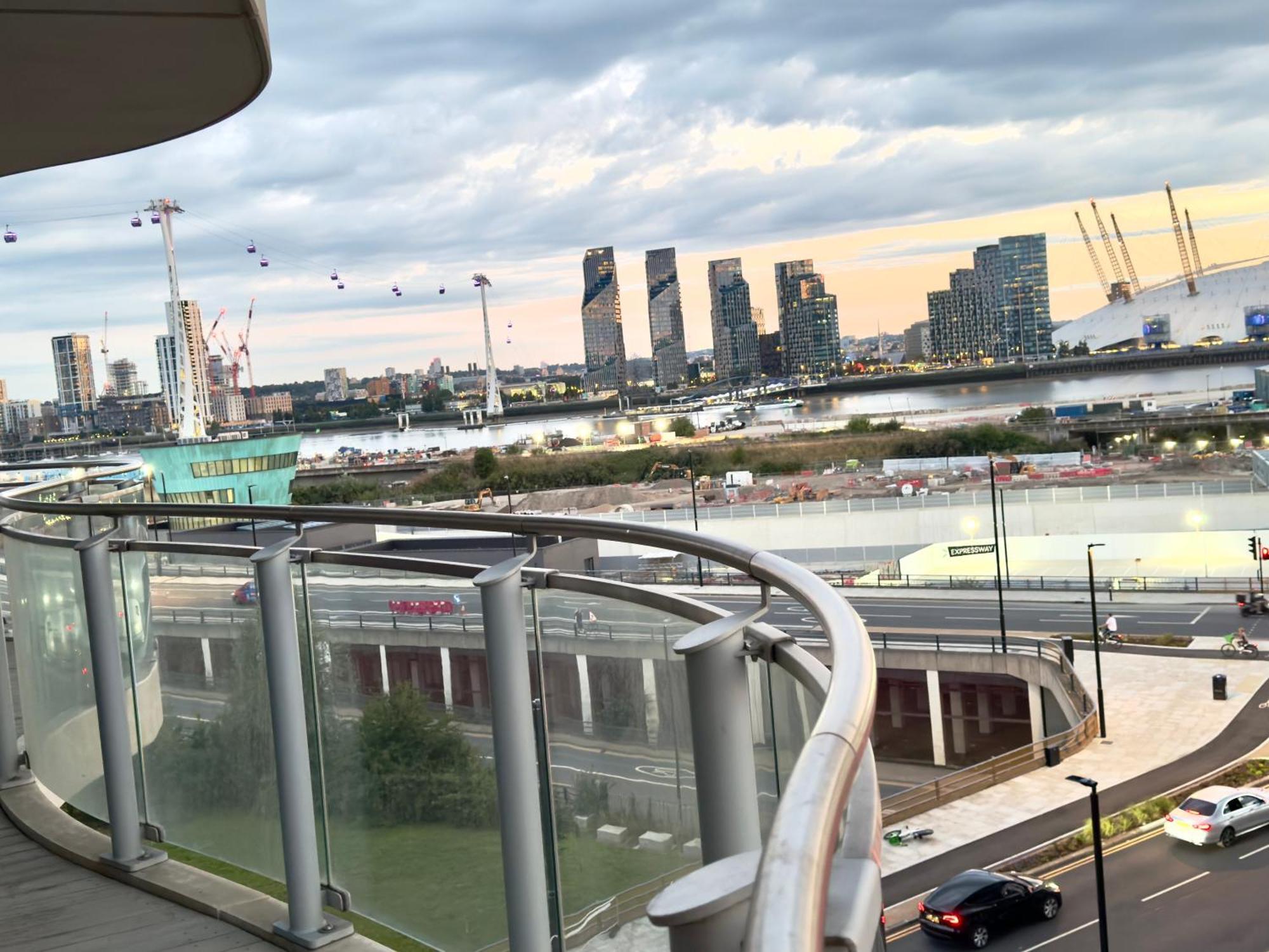 Apartamento Excel Cosy With Balcony & River View Close To O2 Arena, Cable Car, Hall Londres