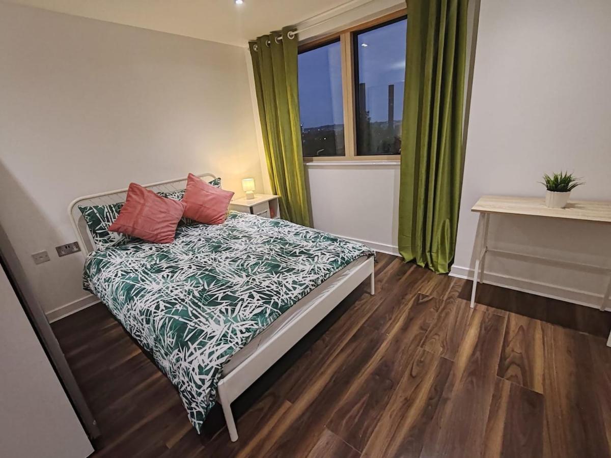 With Wembley View Apartment London