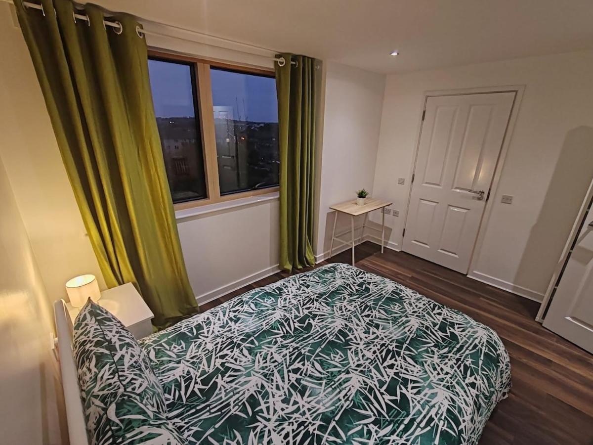 Apartment With Wembley View London