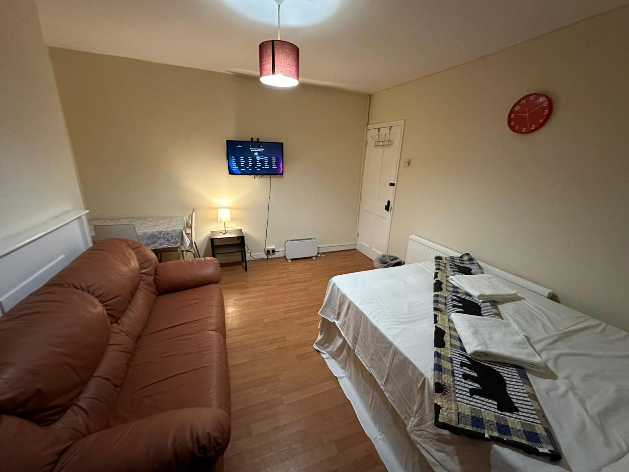 Beautiful 1 Private Bedroom In A Shared 3-bedroom Minutes Walk From Bethnal Apartamento Londres