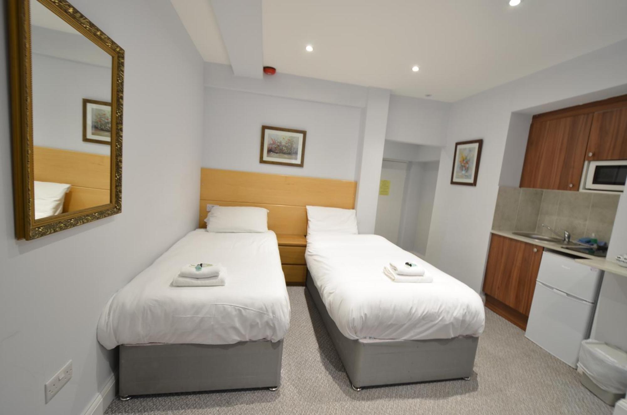 Amber Hotel-suites Hotel