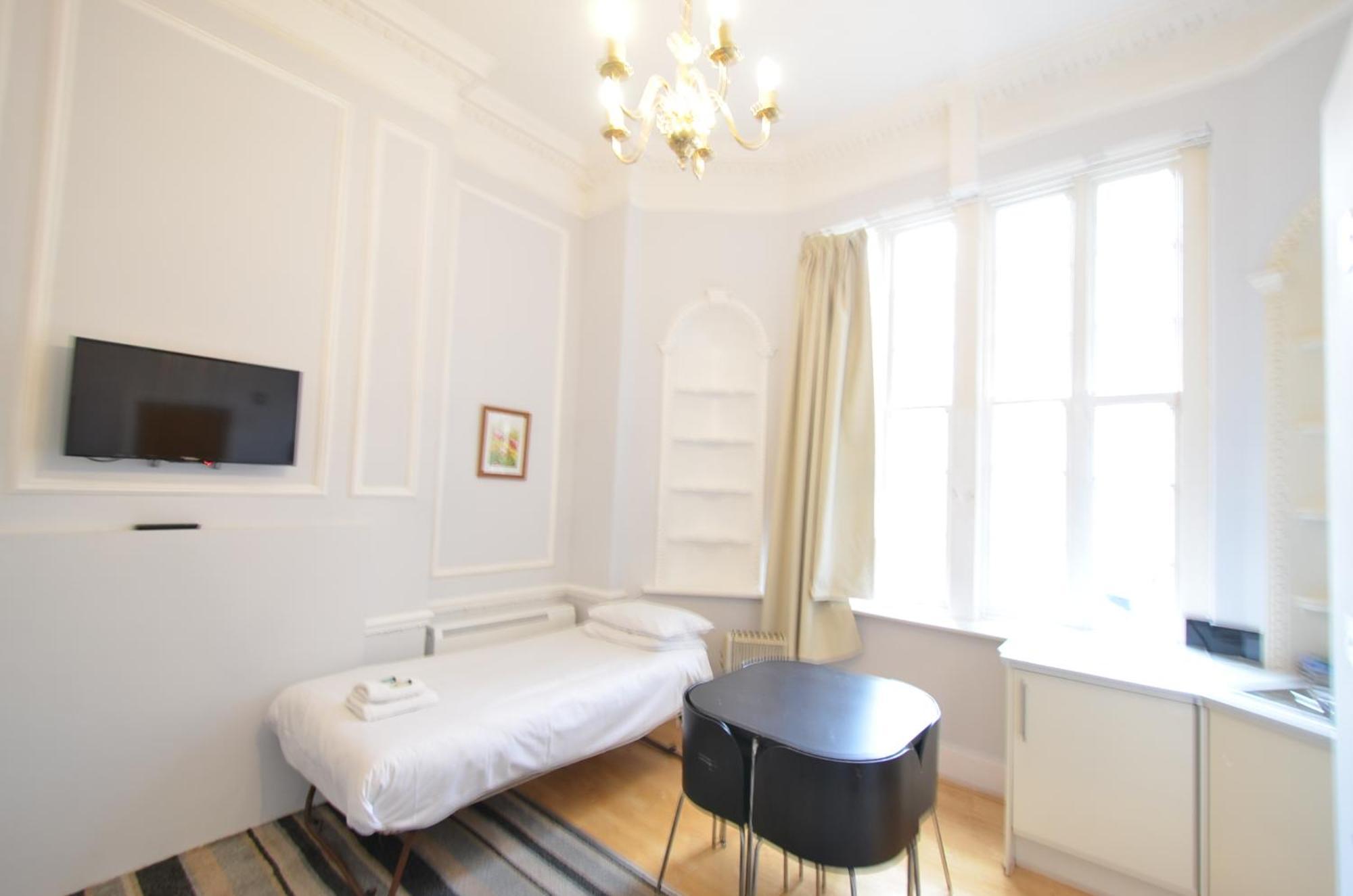 Amber Hotel-suites