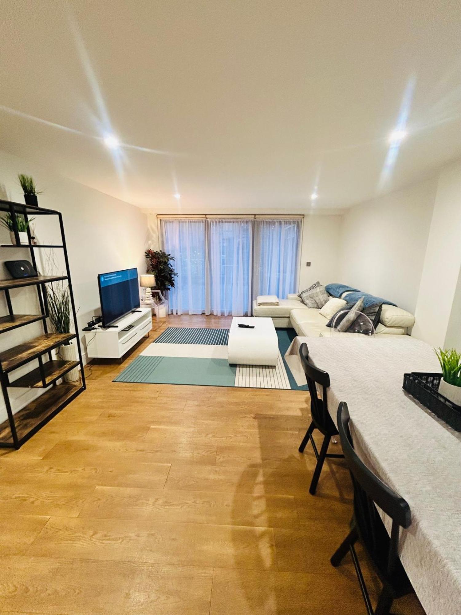 Modern 2 Bed 2 Bath With Outdoor Space Hyde Park Apartamento Londres