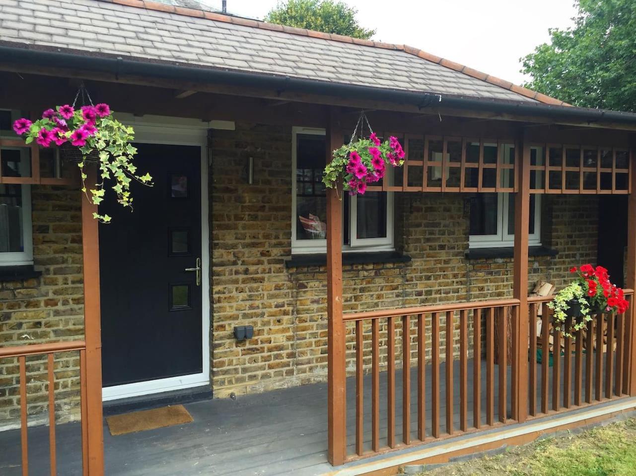 Lovely Garden In * Londres