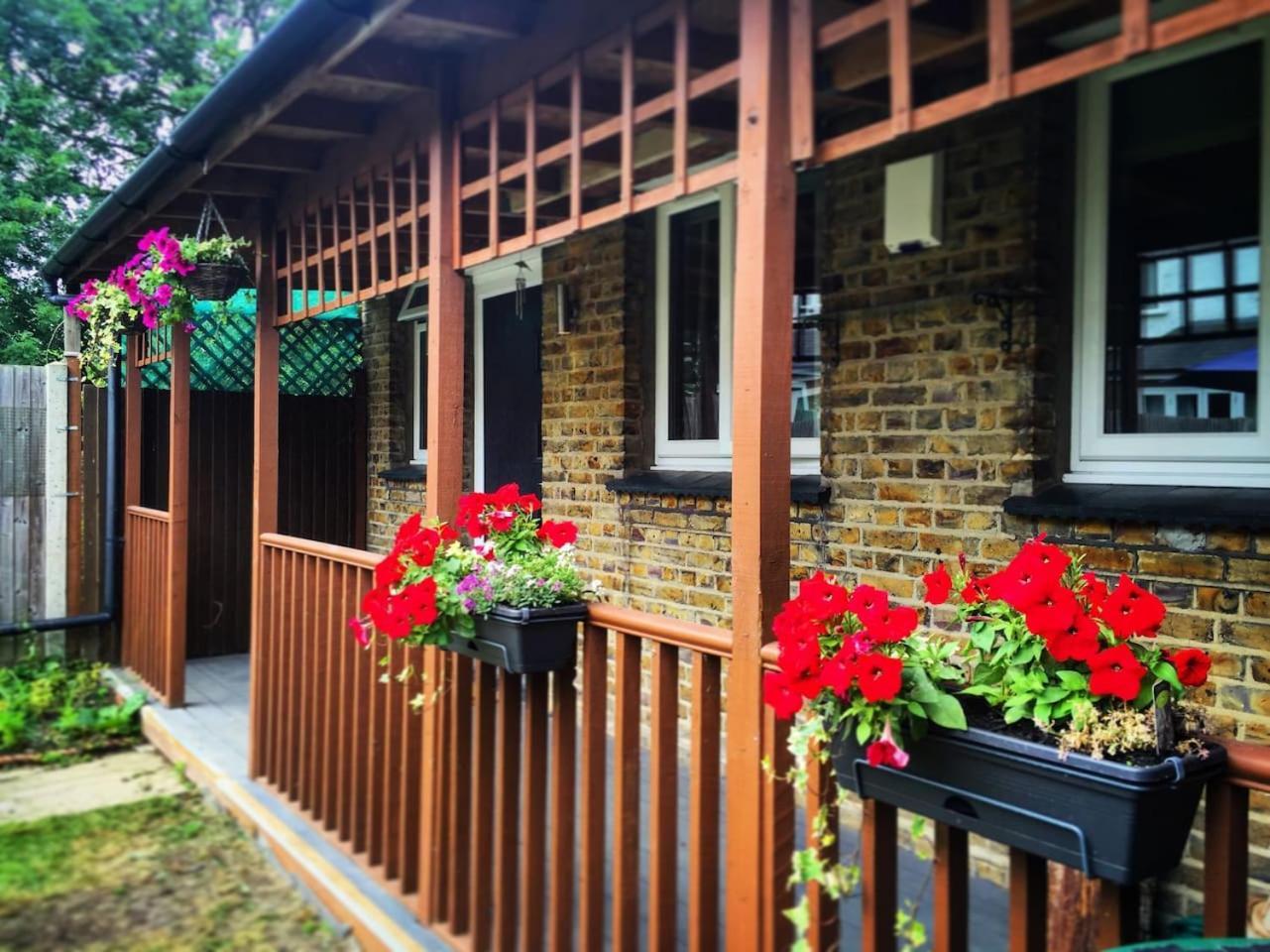 Lovely Garden In Londres
