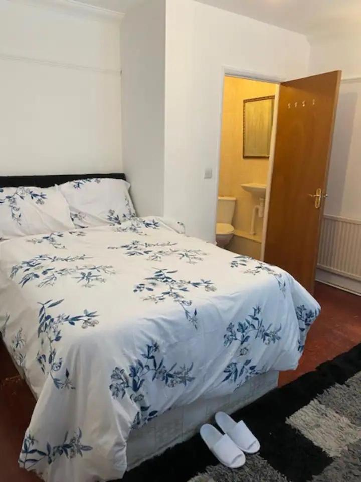 Gasthof Spacious 4 Beds - All Private Bathrooms In Canary Wharf *