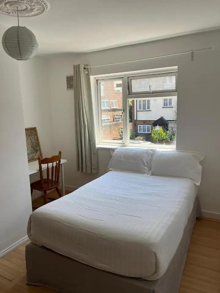 Gasthof Spacious 4 Beds - All Private Bathrooms In Canary Wharf London