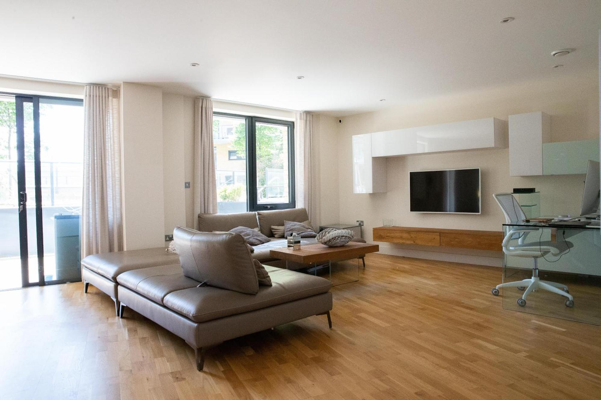 Urban Retreat Near The Thames