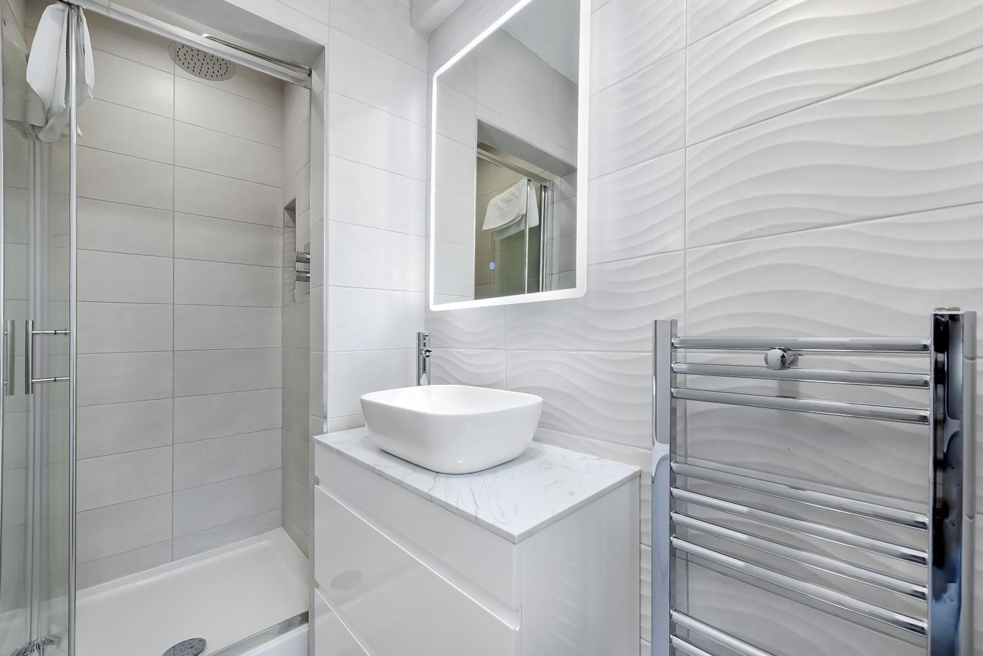 Apartamento Lovely 4 Bedroom With Outdoor Space Londres
