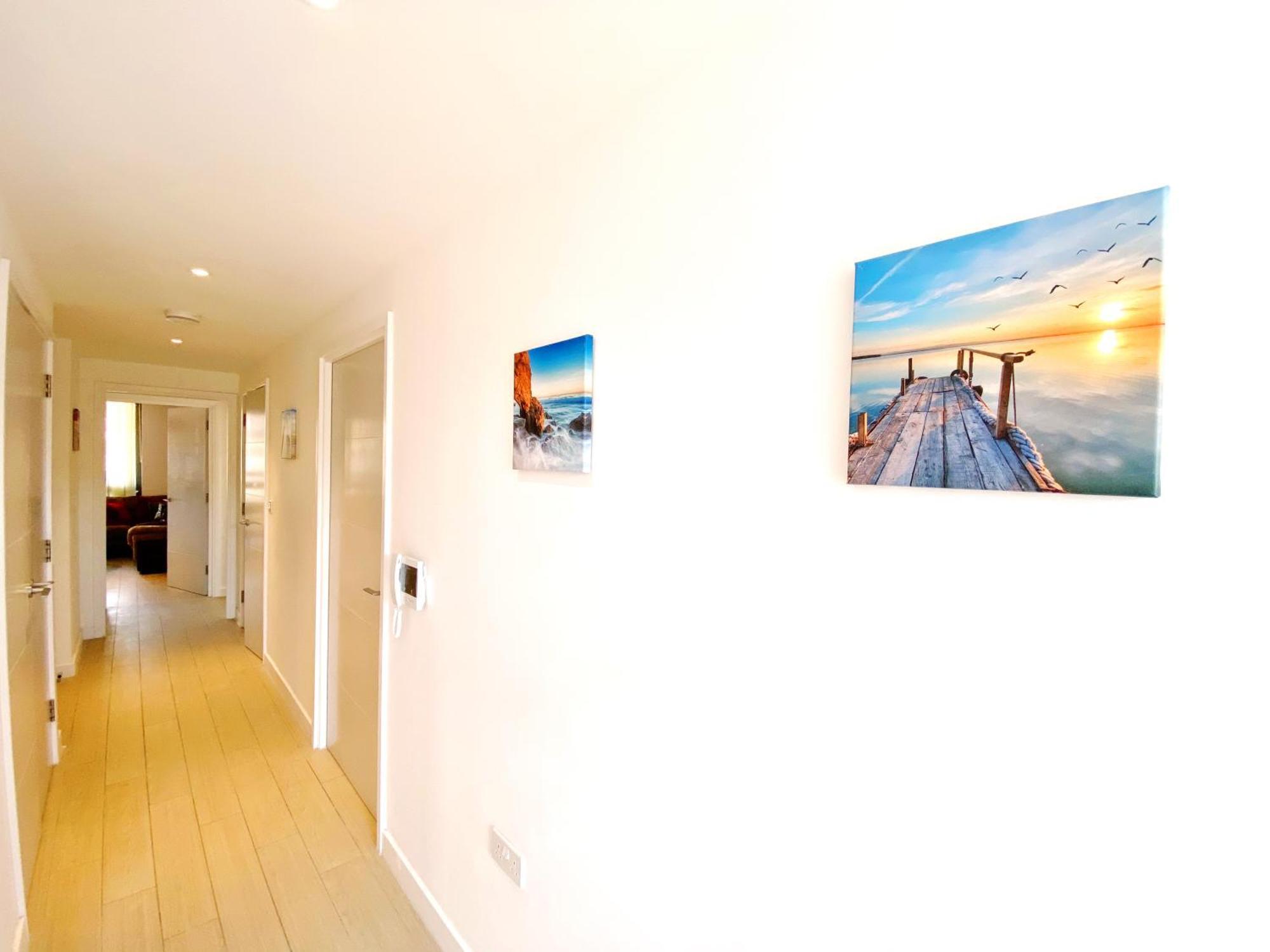 New Large 4 Bedroom & 3 Bathroom Flat Near Angel Station In Zone 1 For Max 13 Guests Londres