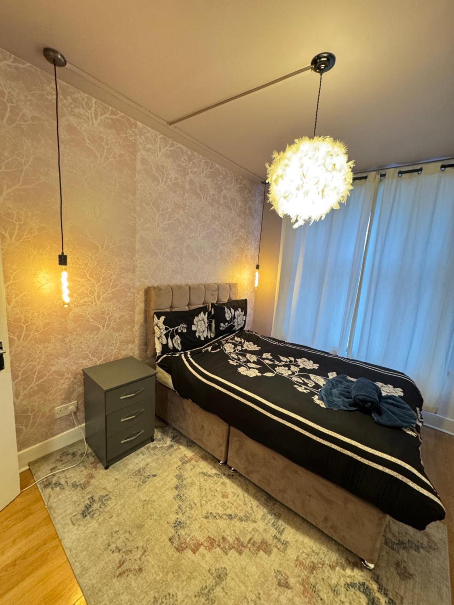 Cozy Two Bedroom In Londres