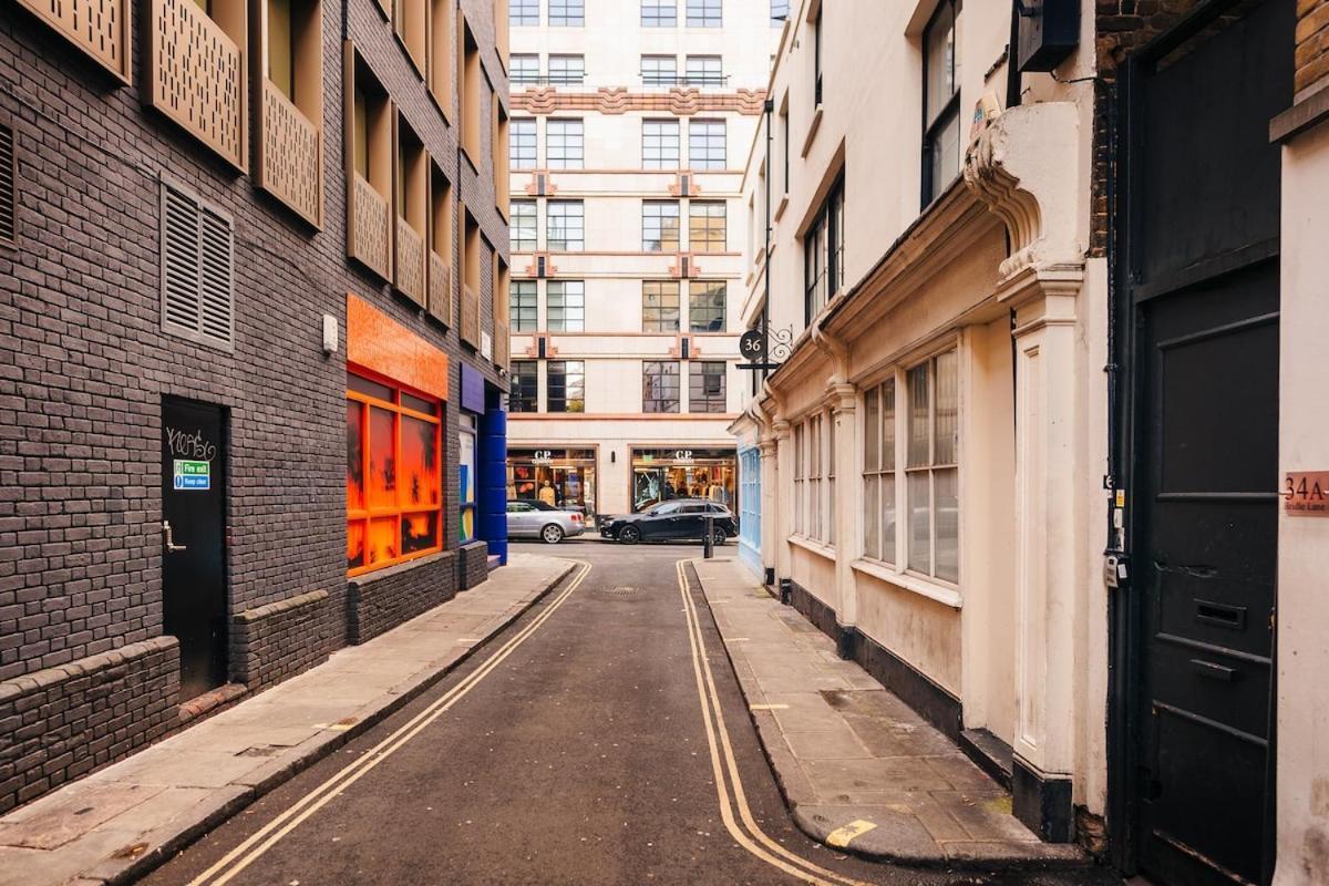 Quirky And Cosy Soho Stables House * Londres