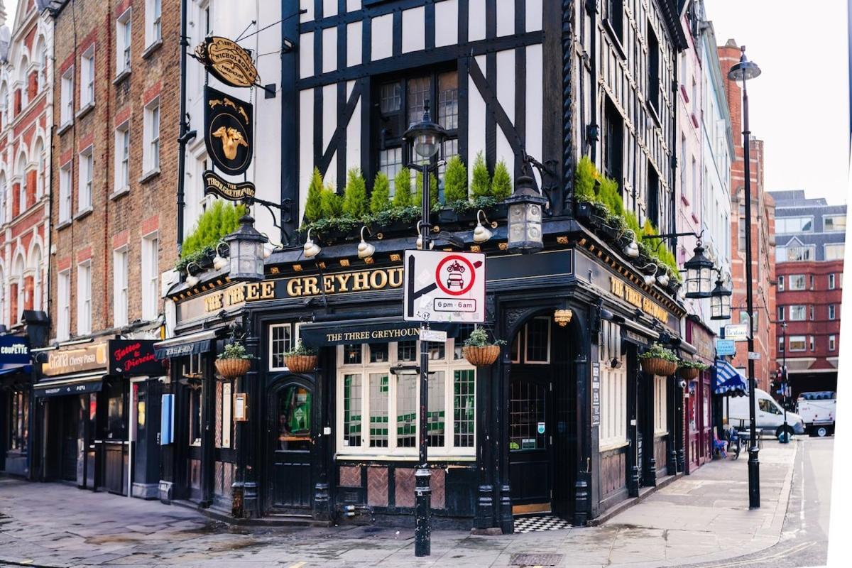 Quirky And Cosy Soho Stables House * Londres