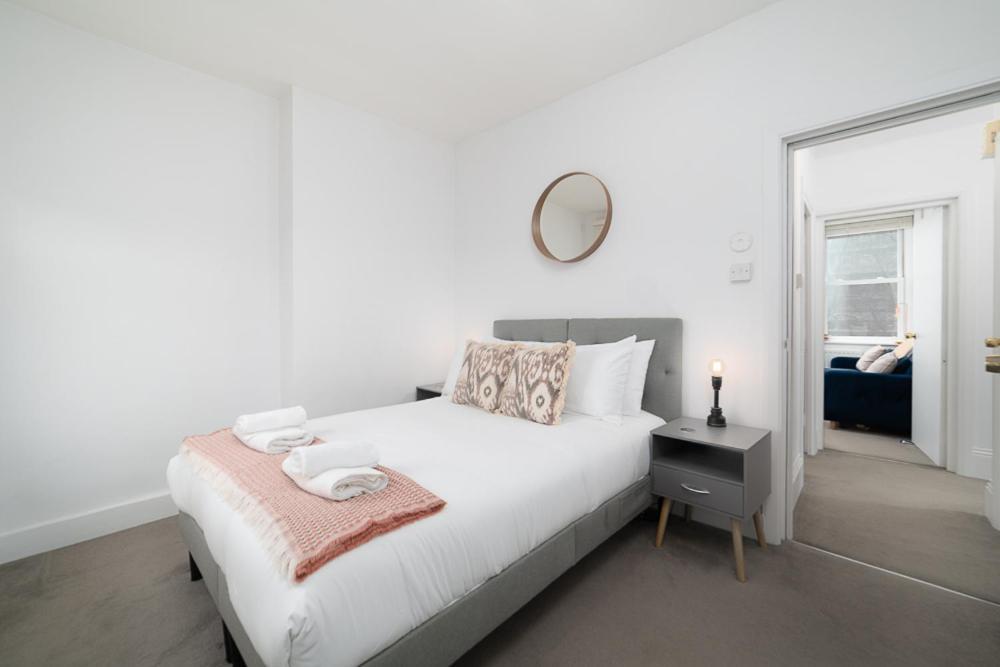 Elegant In Steps Away From River Thames Apartamento *