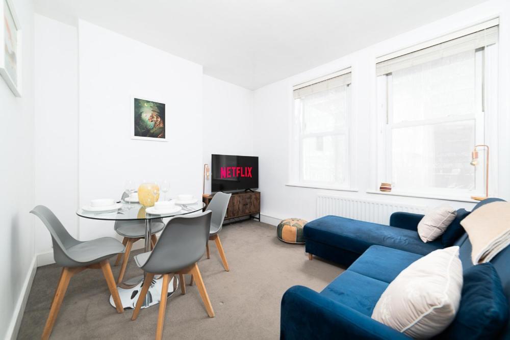 Elegant In Steps Away From River Thames Apartamento