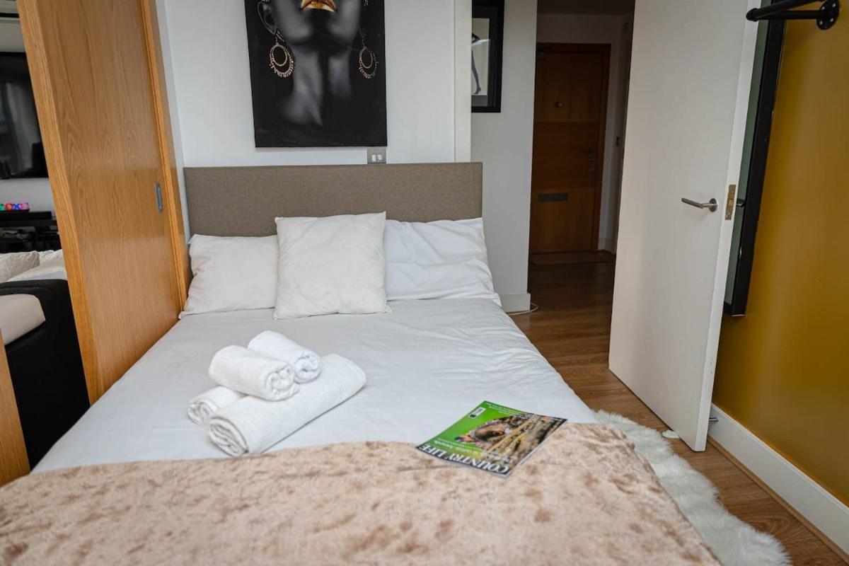 Penthouse - Canary Wharf - 24 Hr Concierge, Gym, Hot Tub, Sauna, Balcony, Terrace Appartement Londres