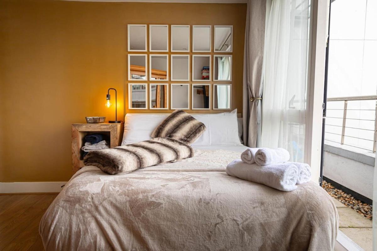 Penthouse - Canary Wharf - 24 Hr Concierge, Gym, Hot Tub, Sauna, Balcony, Terrace Appartement