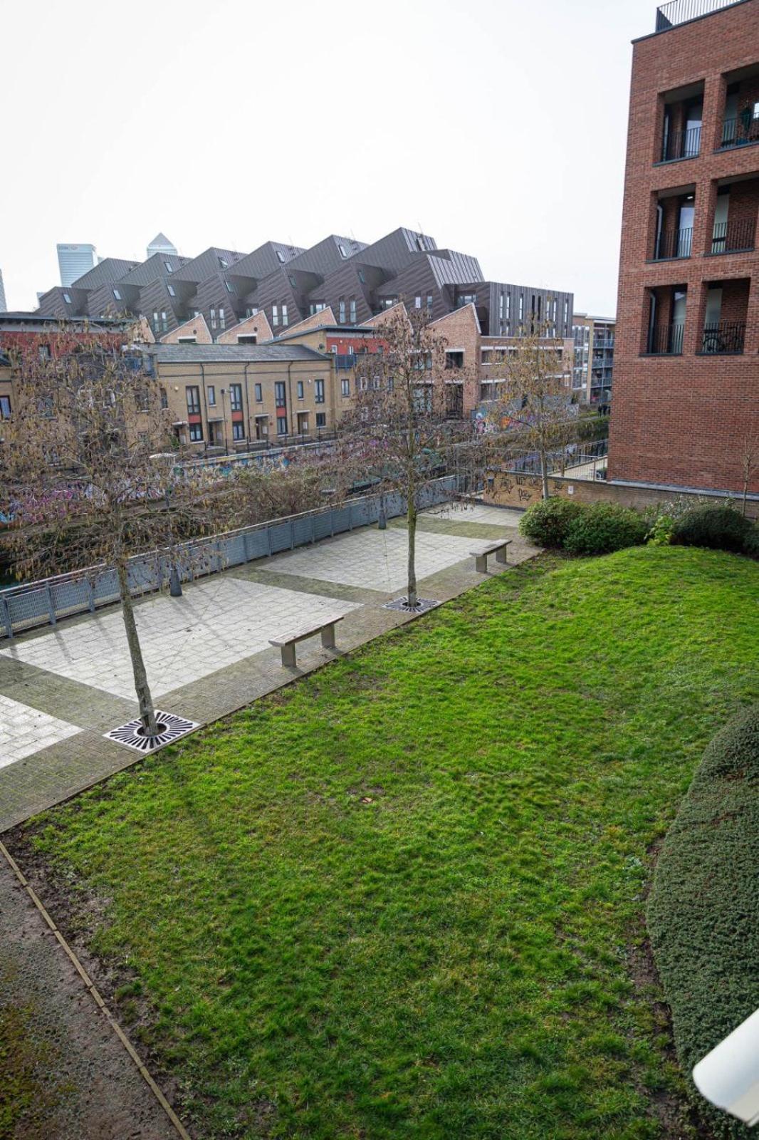 Penthouse - Canary Wharf - 24 Hr Concierge, Gym, Hot Tub, Sauna, Balcony, Terrace * Londres
