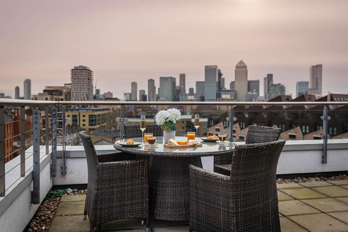 Appartement Penthouse - Canary Wharf - 24 Hr Concierge, Gym, Hot Tub, Sauna, Balcony, Terrace *