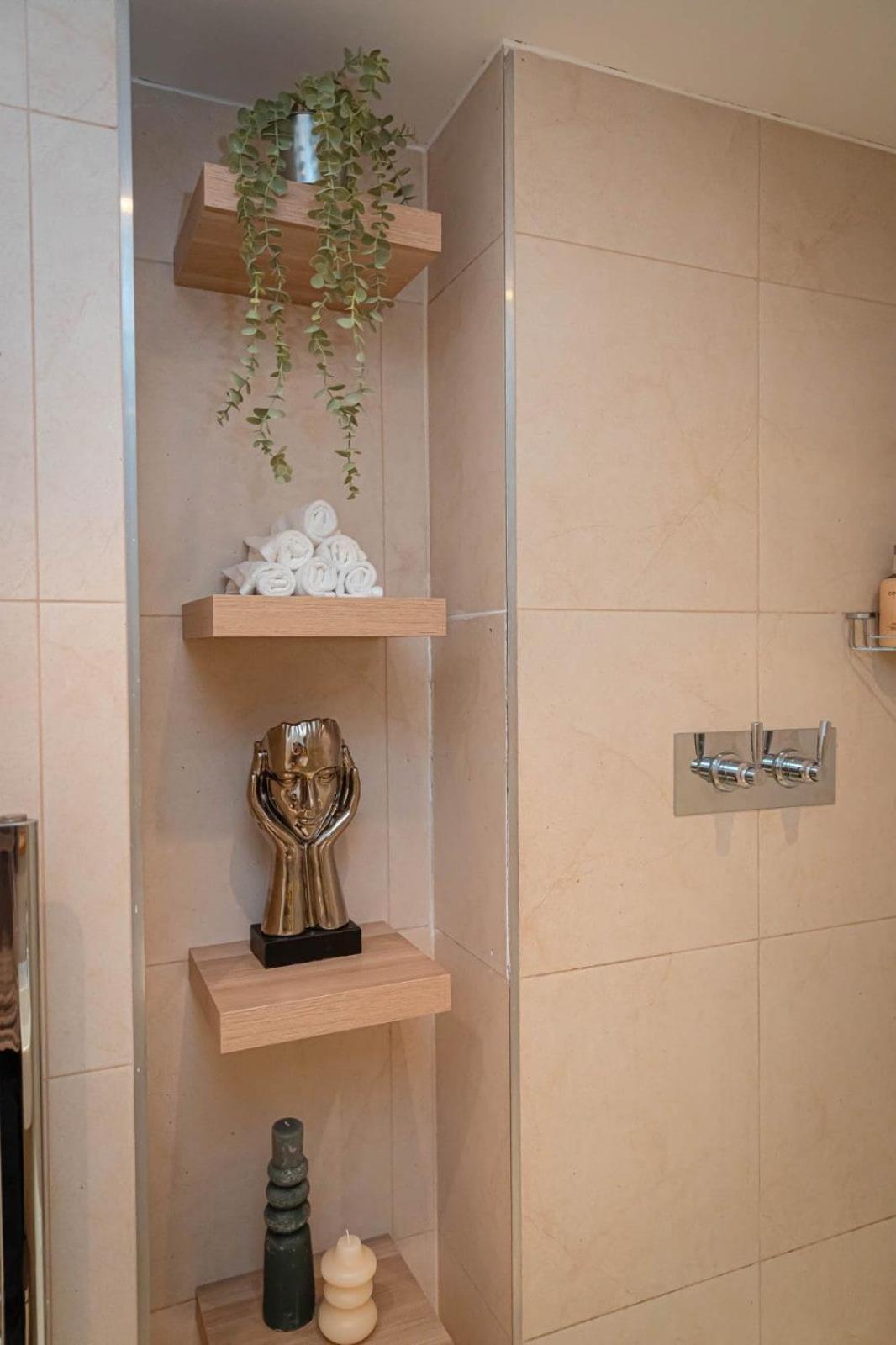 Appartement Penthouse - Canary Wharf - 24 Hr Concierge, Gym, Hot Tub, Sauna, Balcony, Terrace *