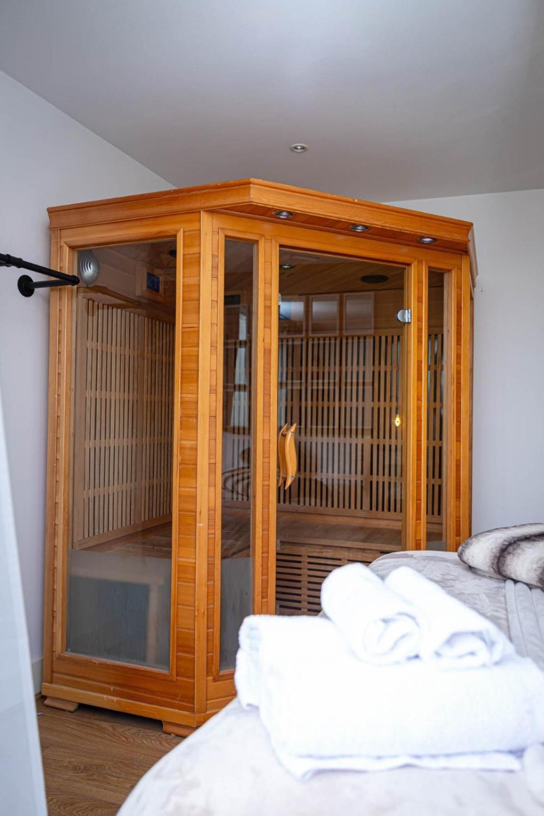 Penthouse - Canary Wharf - 24 Hr Concierge, Gym, Hot Tub, Sauna, Balcony, Terrace Appartement Londres