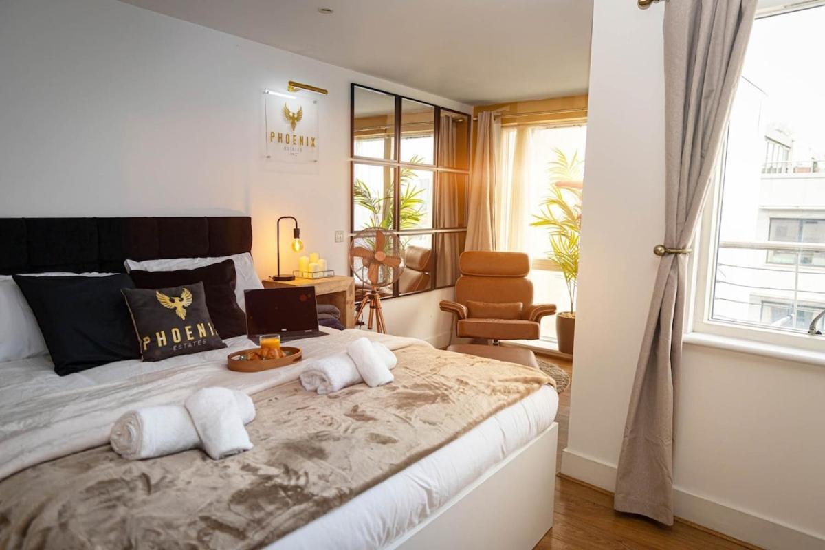 Penthouse - Canary Wharf - 24 Hr Concierge, Gym, Hot Tub, Sauna, Balcony, Terrace Appartement