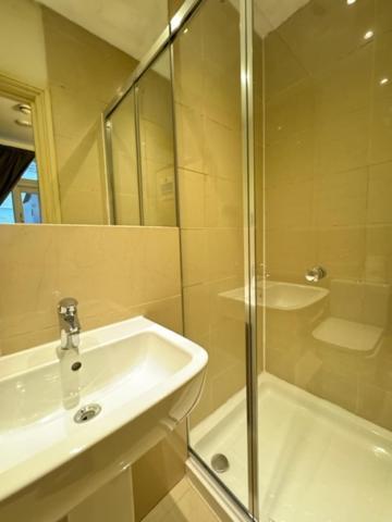 Hotel The Paramount 3*