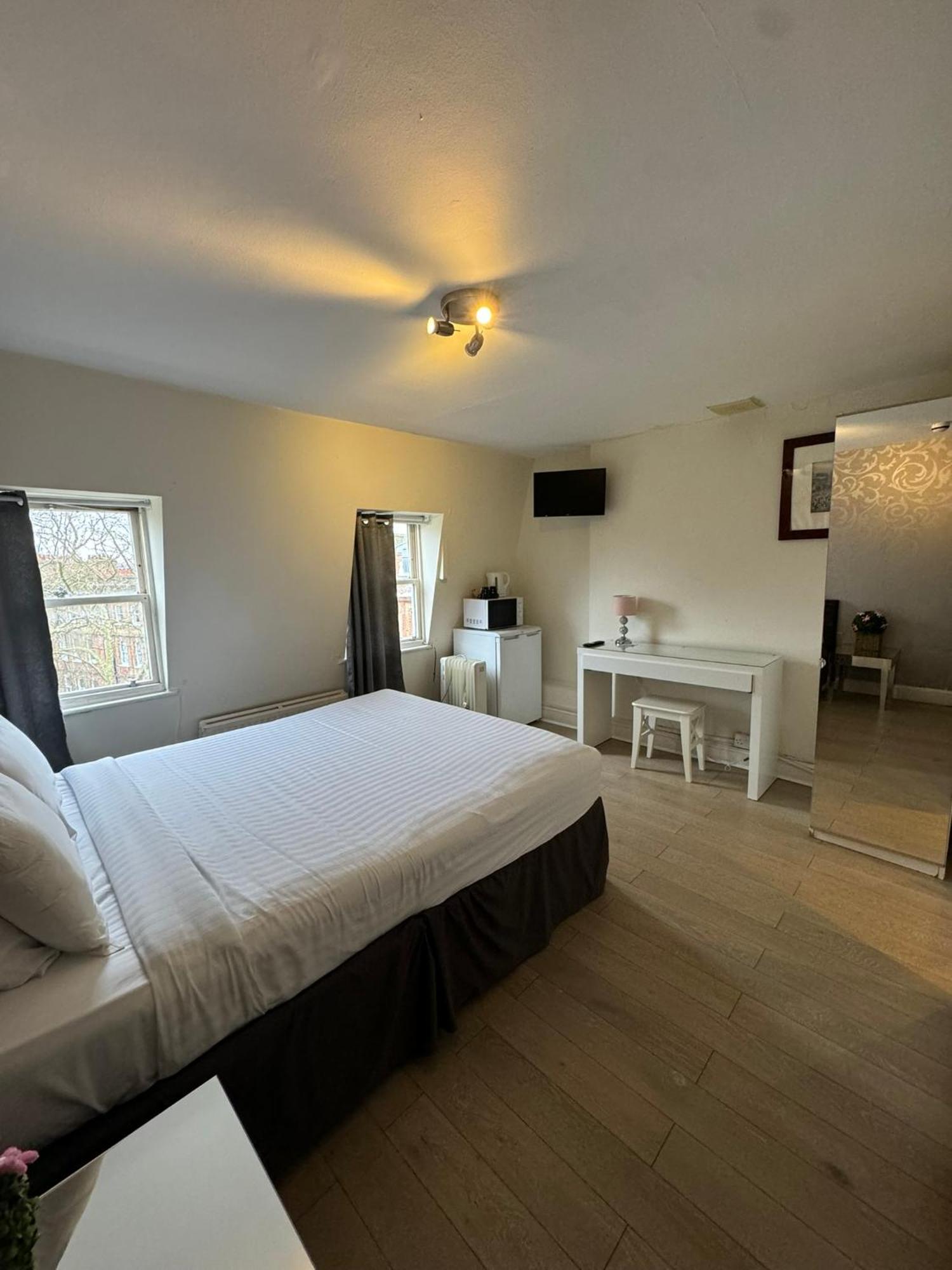 The Paramount Hotel 3*