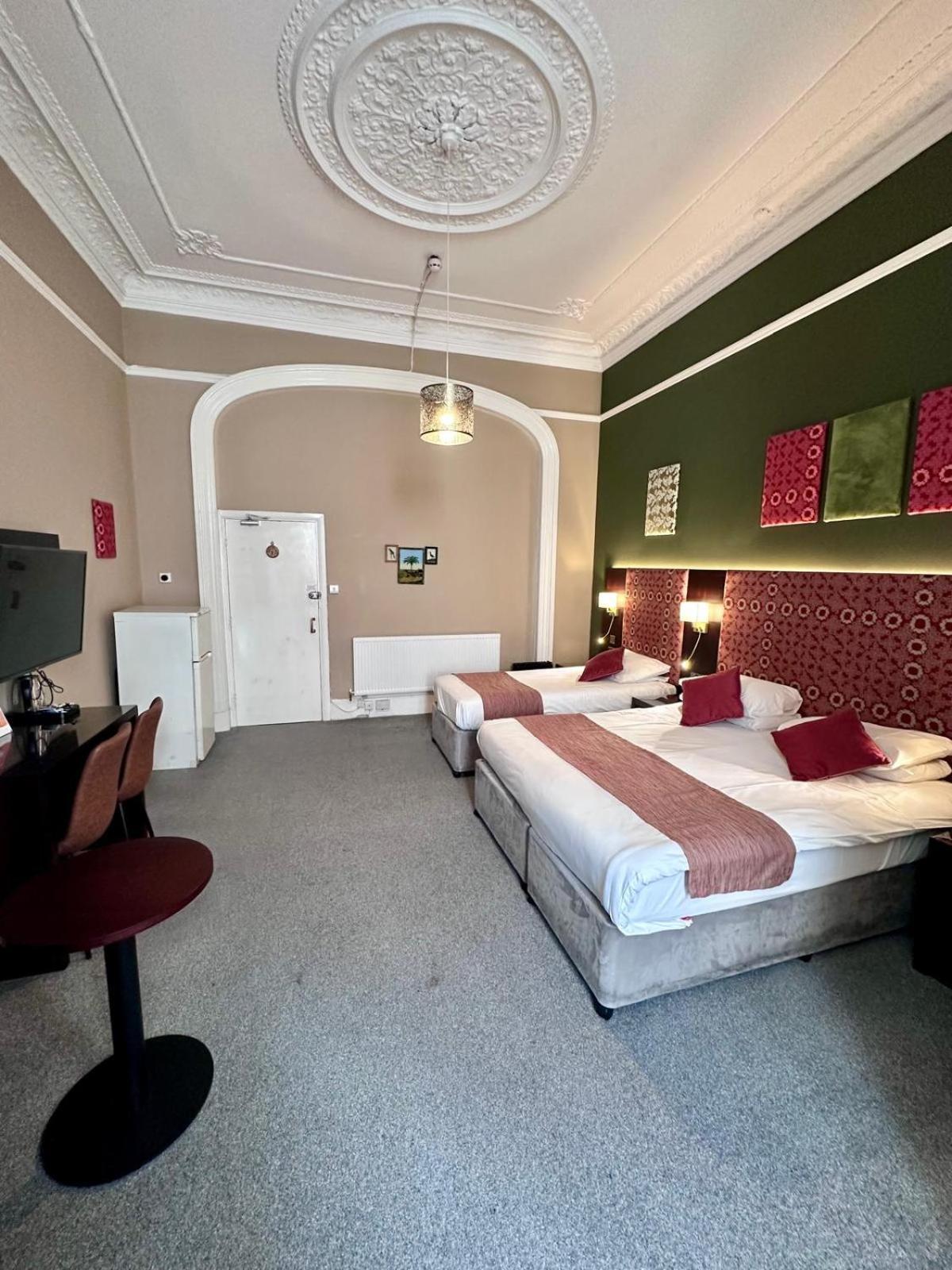 Acacia Hostal