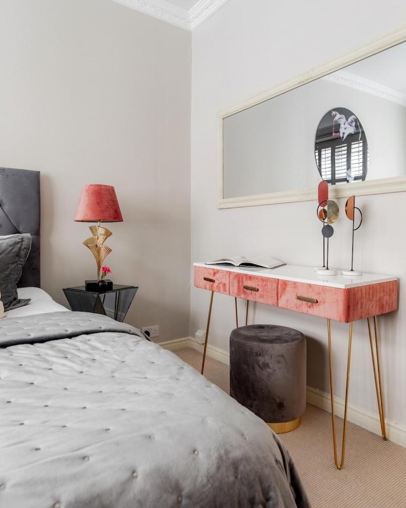 Appartement Revamped & Luxxe For Covent Garden Lovers! Adorable For Families & Friends *