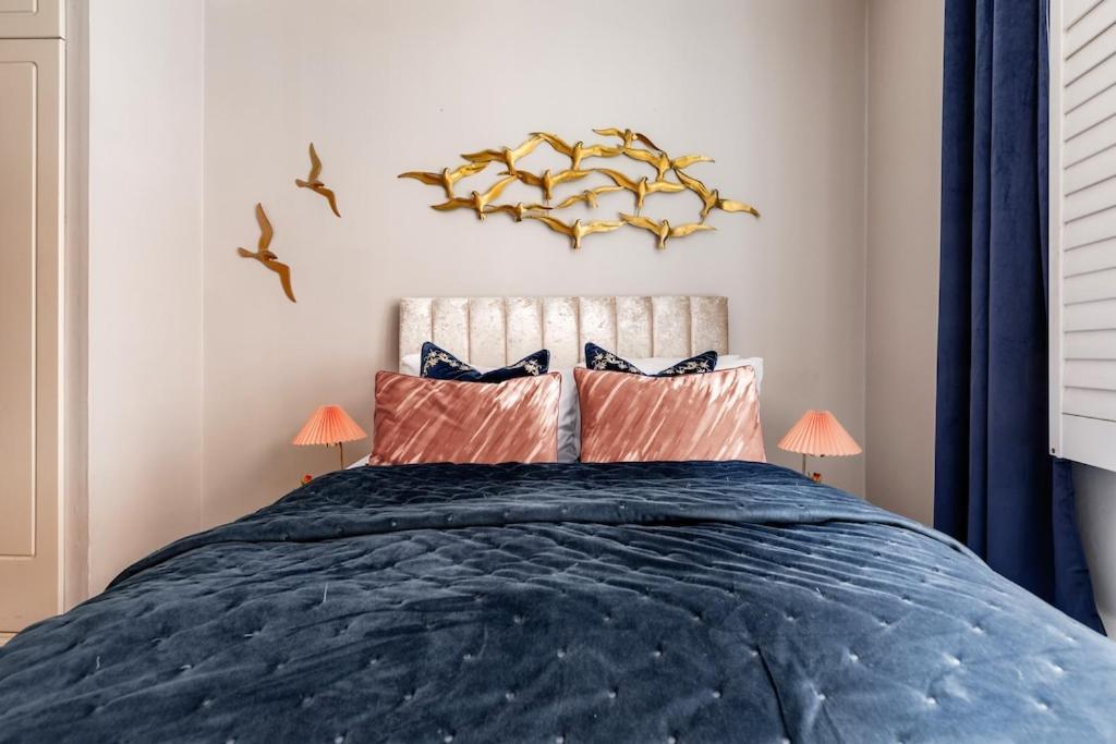 Appartement Revamped & Luxxe For Covent Garden Lovers! Adorable For Families & Friends Londen