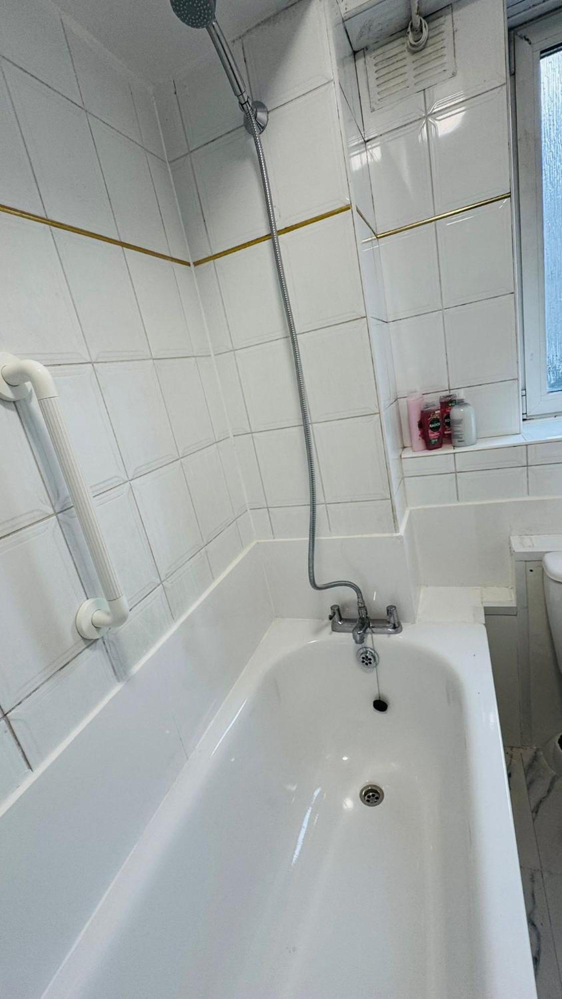 Edgware Road For 4 Guests Habitación en casa particular Londres