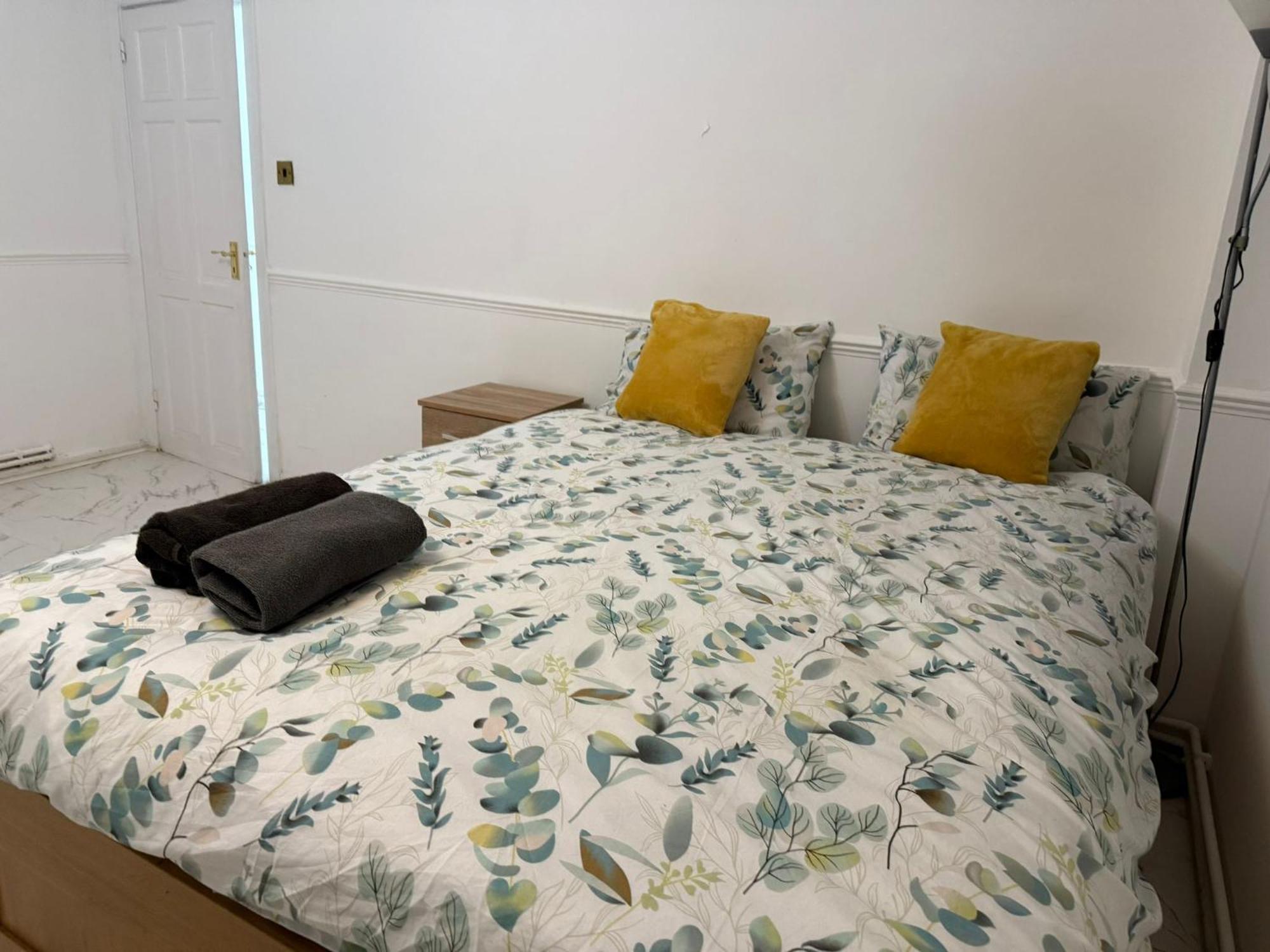Edgware Road For 4 Guests Habitación en casa particular