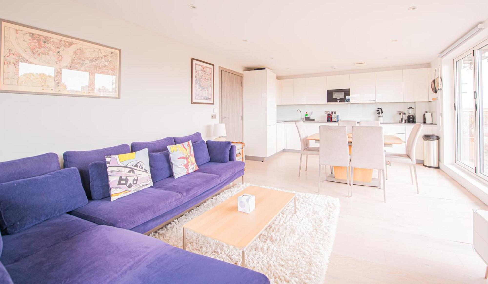 Modern 2 Bed Flat In Battersea Close To Transport Londres