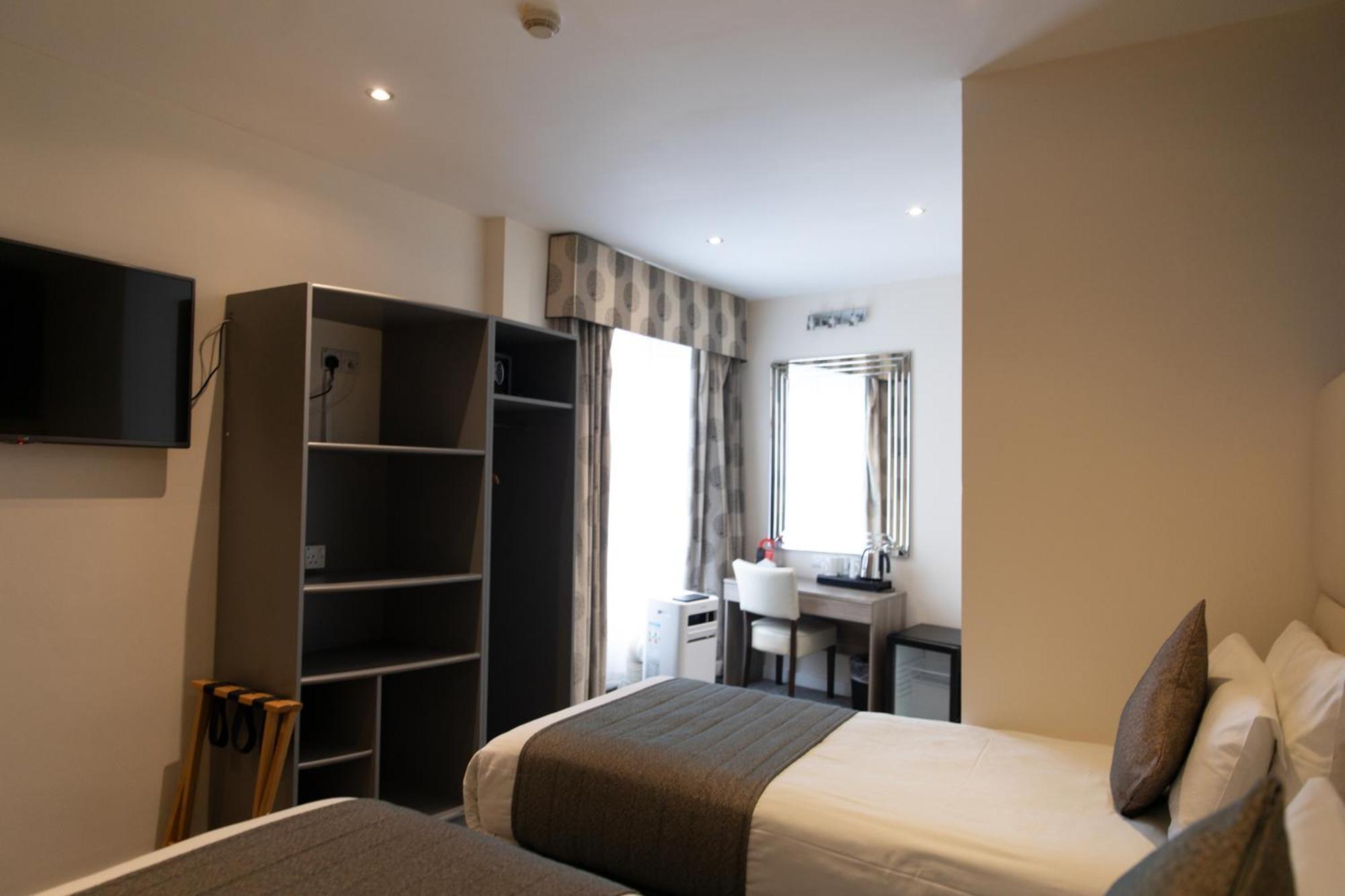 Duke Of Leinster Hotel London