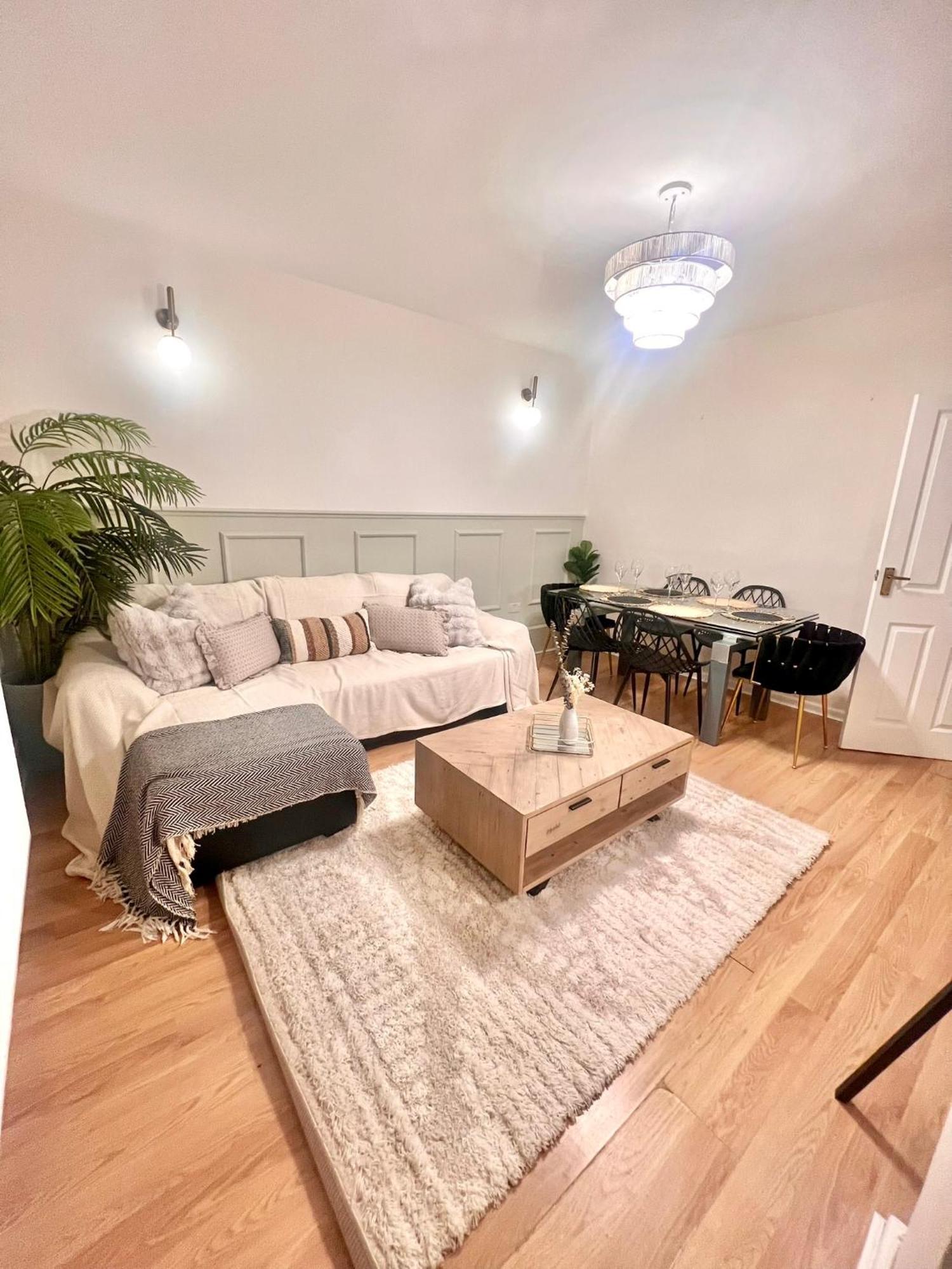 3 Minutes To Tower Of Trendy Shoreditch Recently Refurbished 3 Bedrooms Sleeps 8 *
