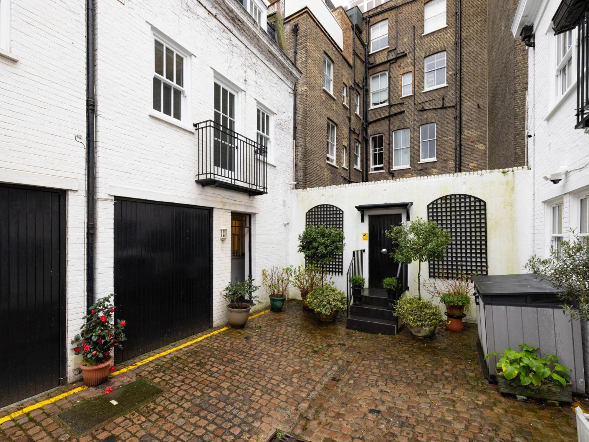 Hébergement de vacances Pass The Keys Stylish 3 Bedroom House In A Quiet Mews By Tube *