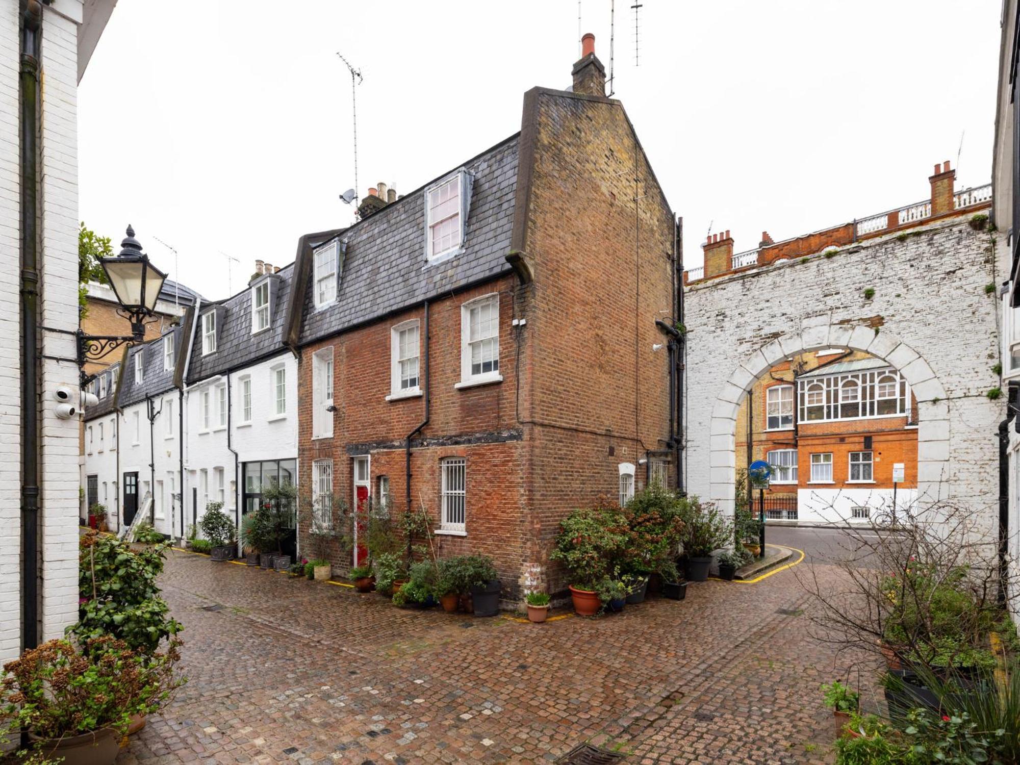 Pass The Keys Stylish 3 Bedroom House In A Quiet Mews By Tube Hébergement de vacances Londres