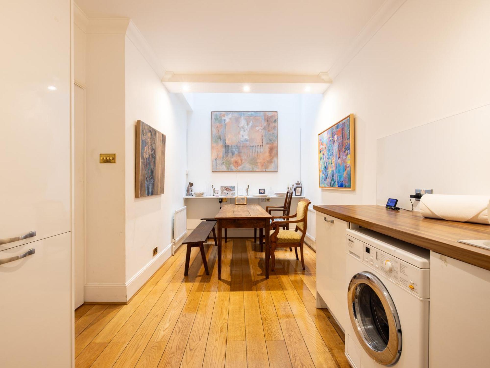 Pass The Keys Stylish 3 Bedroom House In A Quiet Mews By Tube